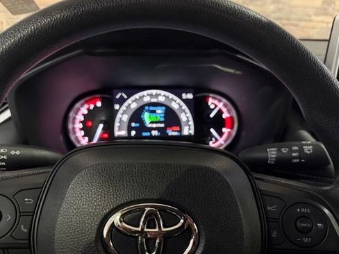 Used 2023 Toyota RAV4 LE AWD/4WD image 15