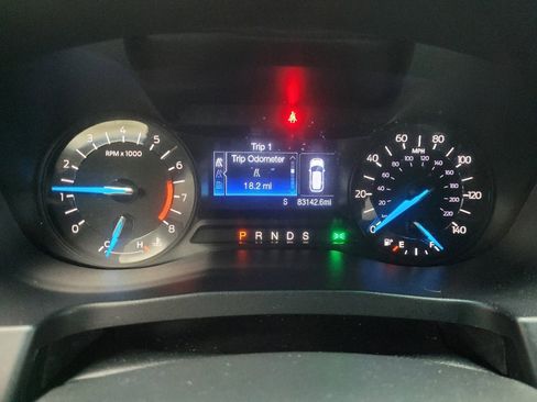 Used 2017 Ford Explorer XLT image 23