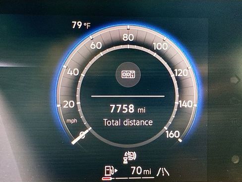 Used 2025 Volkswagen Tiguan SEL R-Line AWD/4WD image 40