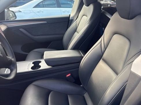 Used 2025 Tesla Model Y Long Range image 7