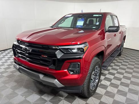 Used 2023 Chevrolet Colorado Z71 w/ Z71 Convenience Package 2 image 3