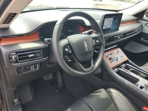Used 2024 Lincoln Aviator Reserve w/ Equipment Group 201A AWD/4WD image 13