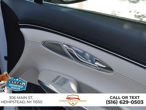 Used 2022 Genesis GV70 2.5T AWD/4WD image 22