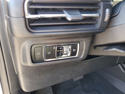 Certified 2024 Lincoln Corsair Premiere image 17