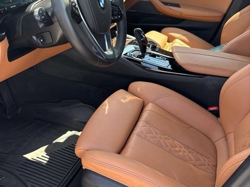 Used 2023 BMW 530i w/ Executive Package RWD image 3
