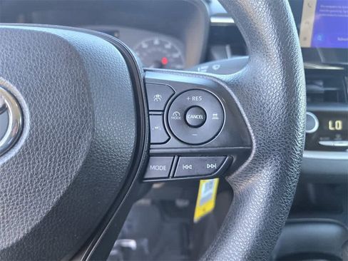 Used 2023 Toyota Corolla LE image 19