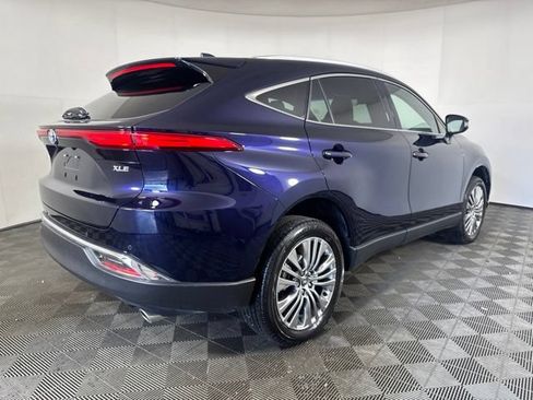 Used 2024 Toyota Venza XLE AWD/4WD image 3
