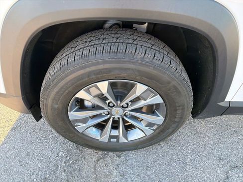 New 2026 Chevrolet Equinox LT w/ LPO, Floor Liner Package FWD image 8