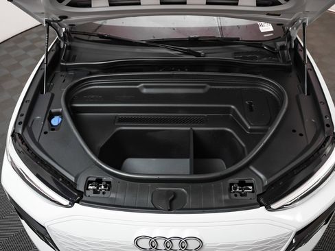 Certified 2025 Audi Q6 e-tron Premium w/ Convenience Package image 4