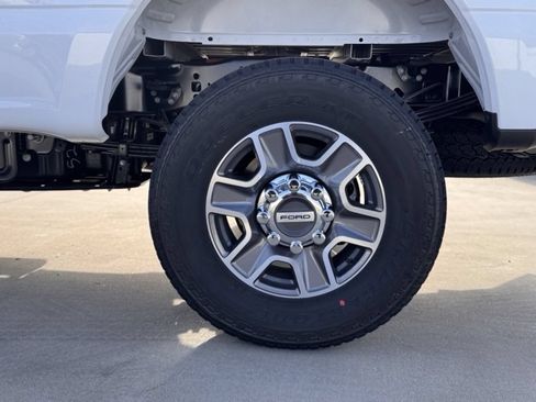 Used 2025 Ford F350 XLT w/ FX4 Off-Road Package AWD/4WD image 14