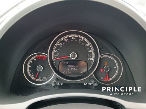 Used 2019 Volkswagen Beetle 2.0T SE FWD image 22