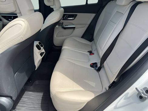 Used 2024 Mercedes-Benz GLC 300 4MATIC image 15