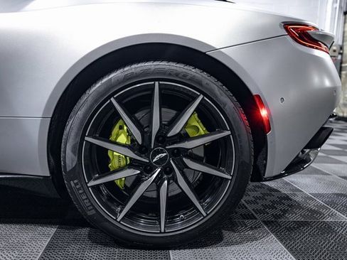 Used 2017 Aston Martin DB11 V12 image 29