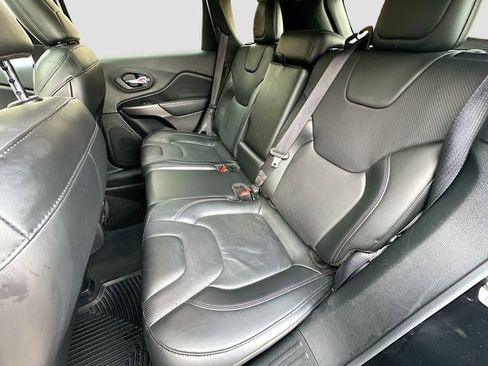 Used 2020 Jeep Cherokee Limited image 25