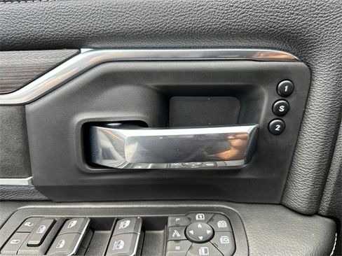 Used 2025 RAM 2500 Laramie image 33