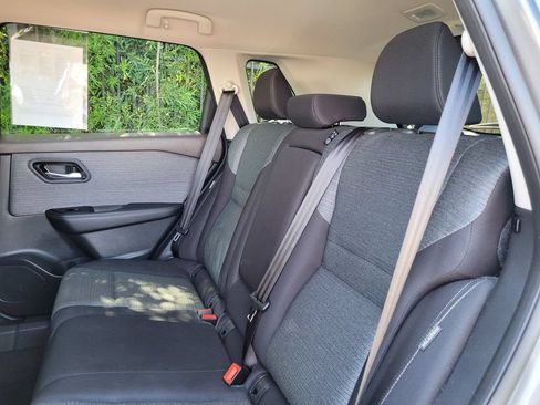 Used 2023 Nissan Rogue SV FWD image 14