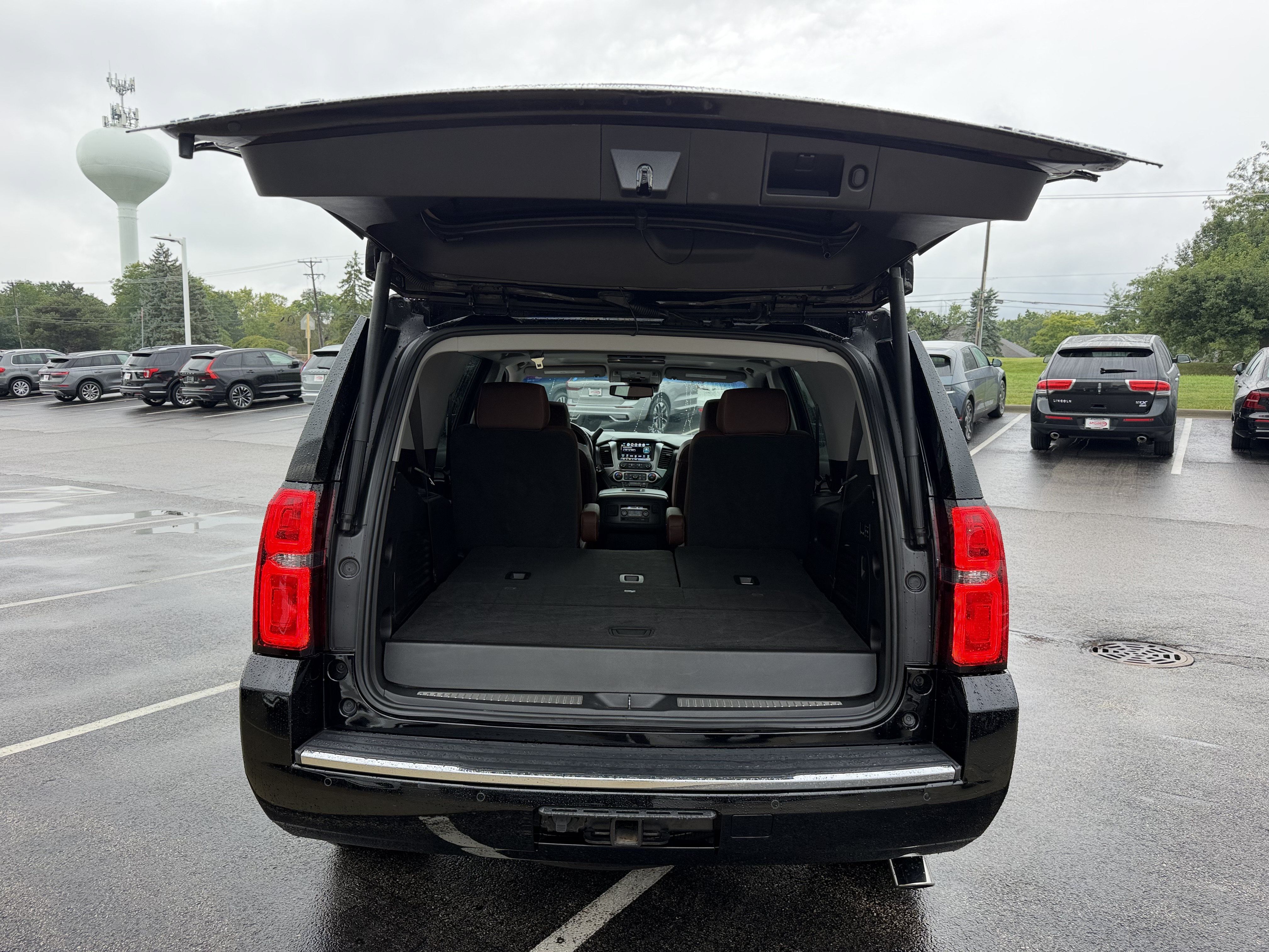 Used 2020 Chevrolet Tahoe Premier w/ Premier Plus Edition AWD/4WD image 13