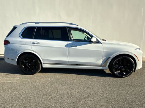 Certified 2023 BMW X7 xDrive40i w/ Premium Package image 4
