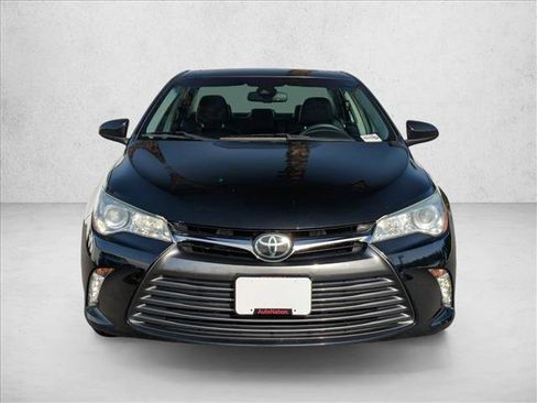 Used 2017 Toyota Camry XLE image 2