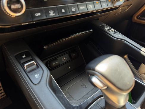 Used 2021 Kia Telluride SX w/ Towing Package FWD image 14