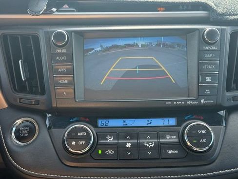 Used 2018 Toyota RAV4 Limited w/ Carpet Mat Package FWD image 20