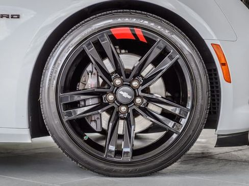 Used 2018 Chevrolet Camaro SS w/ Redline Edition RWD image 15