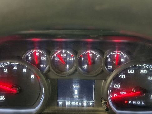 Used 2021 Chevrolet Silverado 2500 Custom w/ Custom Value Package image 12