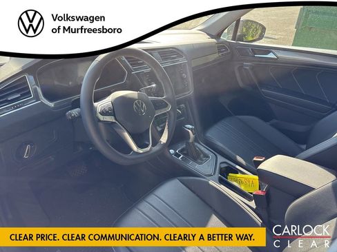 Certified 2024 Volkswagen Tiguan SE w/ Panoramic Sunroof Package FWD image 6