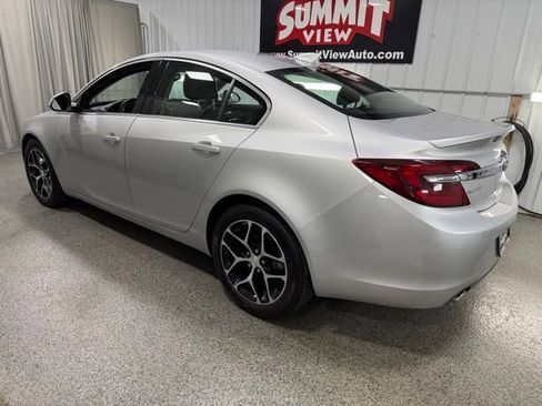 Used 2017 Buick Regal Sport Touring FWD image 6