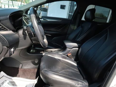 Used 2019 Lincoln MKC Premiere image 5