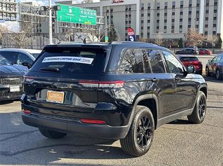 Certified 2024 Jeep Grand Cherokee Altitude video 2