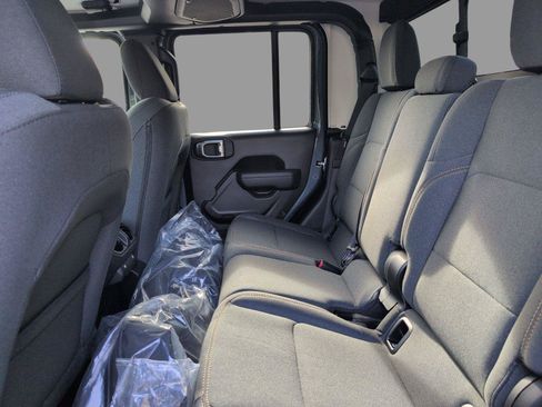 New 2026 Jeep Gladiator Sport AWD/4WD image 35