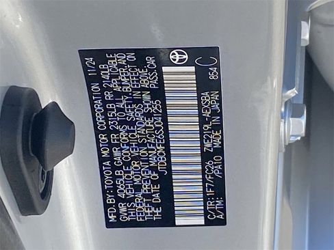 Certified 2025 Toyota Corolla SE image 34