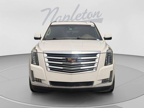 Used 2015 Cadillac Escalade ESV Platinum AWD/4WD image 9