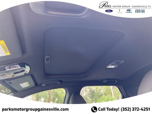 Certified 2022 Hyundai Santa Cruz SEL Premium image 11