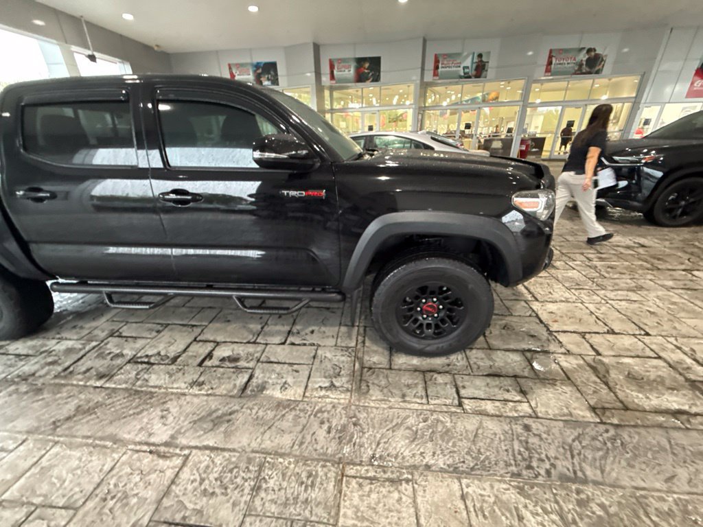 Used 2016 Toyota Tacoma TRD Off-Road w/ Towing Package AWD/4WD image 9