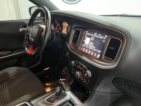 Used 2019 Dodge Charger R/T RWD image 18