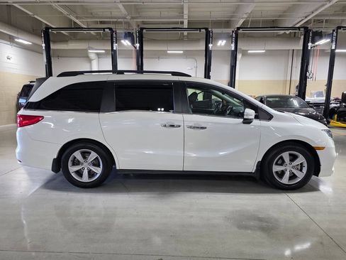 Used 2018 Honda Odyssey EX image 8