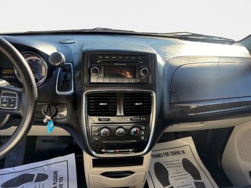 Used 2014 RAM C/V Tradesman image 12