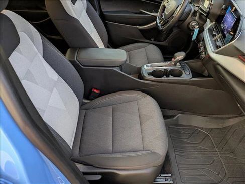 Used 2024 Chevrolet Trax RS w/ Sunroof Package image 18