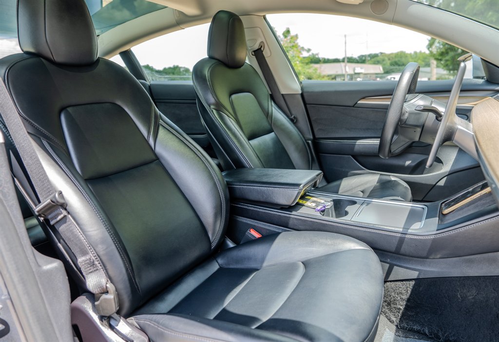 Used 2022 Tesla Model 3 Standard Range RWD image 30