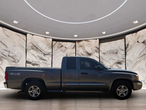 Used 2006 Dodge Dakota Laramie image 4