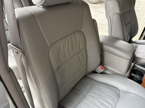 Used 2005 Lexus LX 470 4WD image 65