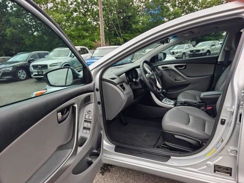 Used 2012 Hyundai Elantra Limited w/ Technology Pkg 5 FWD image 12