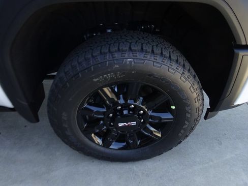 New 2026 GMC Sierra 2500 AT4 AWD/4WD image 11