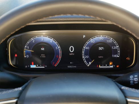 Used 2024 Jeep Wagoneer L Series II w/ Flexible Seating Group image 21