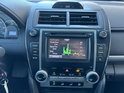 Used 2014 Toyota Camry SE w/ Fleet Convenience Package FWD image 19
