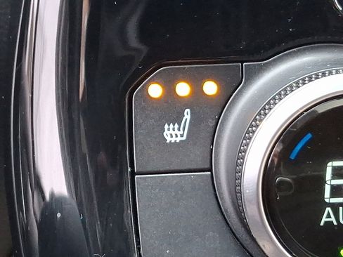 Used 2021 Toyota Highlander XLE image 27