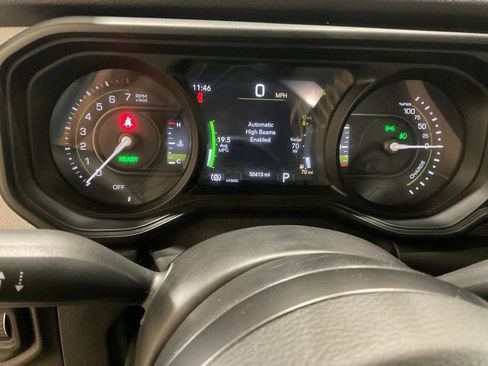 Used 2024 Jeep Wrangler Unlimited w/ Convenience Group AWD/4WD image 15