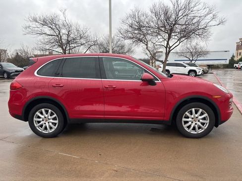 Used 2014 Porsche Cayenne Base image 4